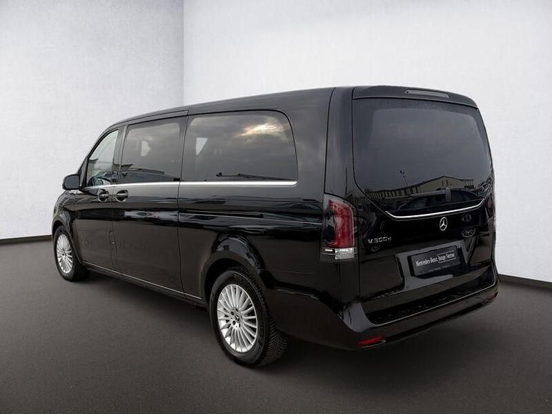 Gebraucht Mercedes V300 Avantgarde 237 PS (174 kW) 2025 Obsidianschwarz (metallic) Van / Kleinbus