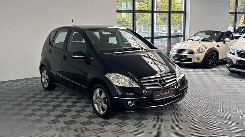 Schwarz Gebraucht 2011 Mercedes A160 Van / Kleinbus | 6.999 € - Bild 1/4