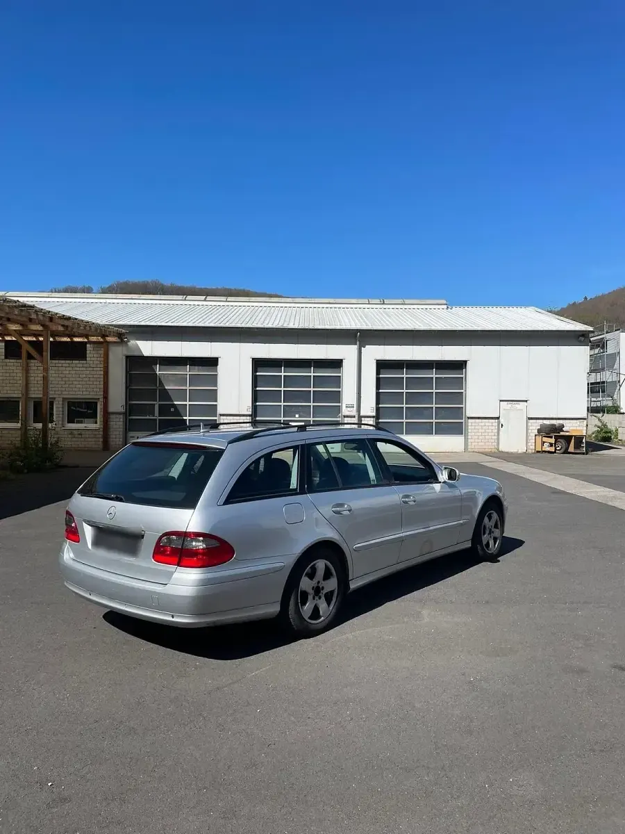 Second-hand Mercedes E280 190 CP (139 kW) 2006 Argintiu Break