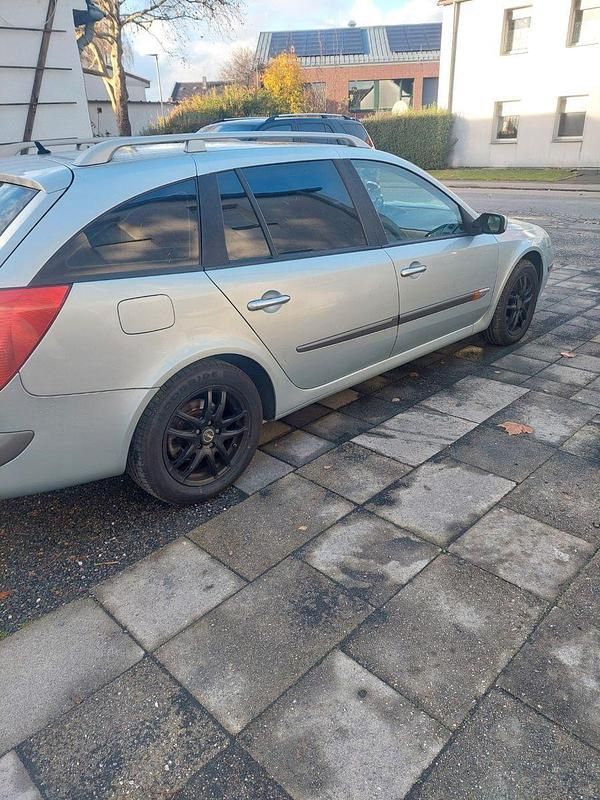 Gebraucht Renault Laguna GrandTour Initiale 207 PS (152 kW) 2002 Silber Kombi