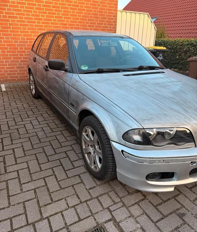 Gebraucht BMW 320 150 PS (110 kW) 2000 Silber Kombi