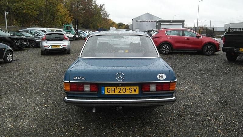 Gebraucht Mercedes 200 109 PS (80 kW) 1980 Limousine