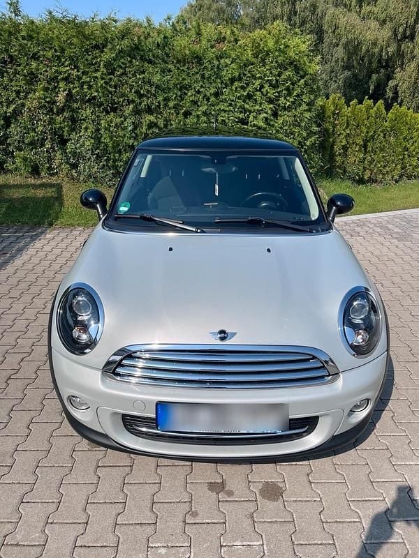 Grau Gebraucht 2011 Mini Cooper Kleinwagen | 6.499 € (Fairer Preis) - Bild 1/4