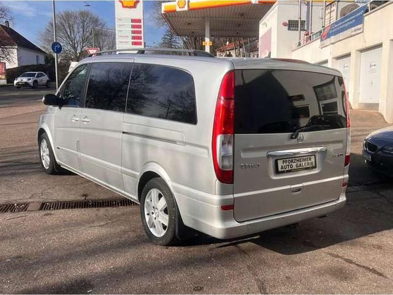 Gebraucht Mercedes Viano 150 PS (110 kW) 2008 Brillantsilber metallic (metallic) Van / Kleinbus
