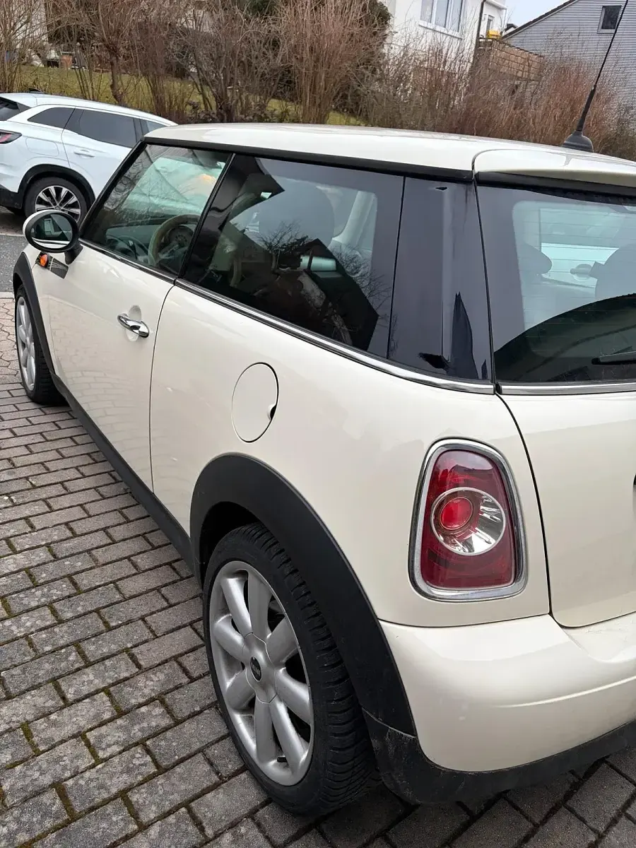 Gebraucht Mini Cooper 75 PS (55 kW) 2011 Weiß Kleinwagen