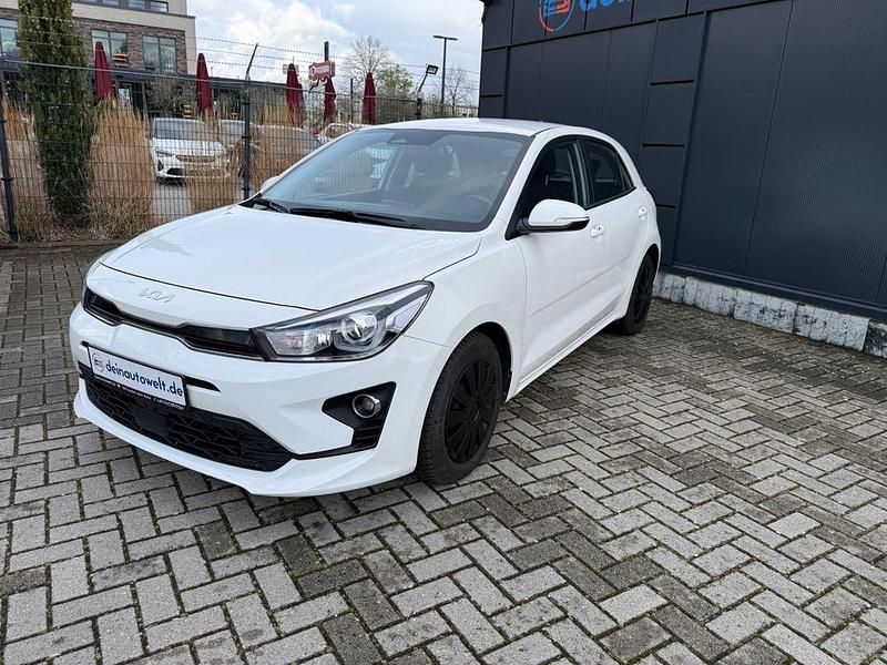 Gebraucht Kia Rio Vision 101 PS (74 kW) 2022 Weiß Limousine