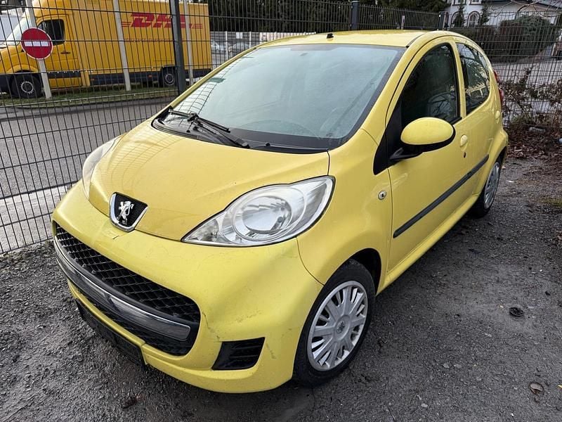 Gebraucht Peugeot 107 68 PS (50 kW) 2010 Gelb Kleinwagen