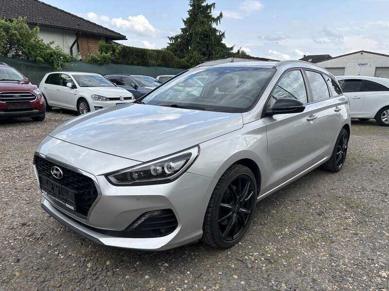 Platinum silver / mic Gebraucht 2019 Hyundai i30 YES! Kombi | 13.500 € (Fairer Preis) - Bild 1/4