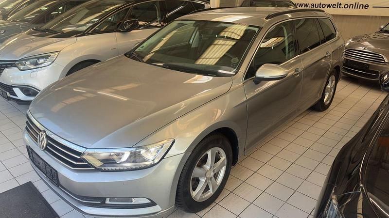 Gebraucht VW Passat Comfortline 150 PS (110 kW) 2017 Grau Kombi