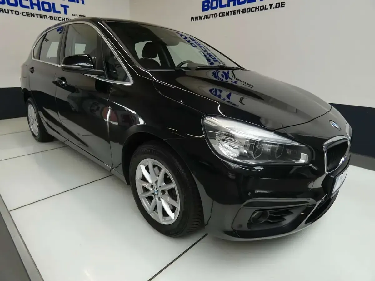 Gebraucht BMW 220 Advantage 192 PS (141 kW) 2017 Saphirschwarz Van / Kleinbus
