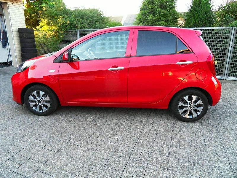 Gebraucht Kia Picanto 84 PS (61 kW) 2016 Signal red Kleinwagen