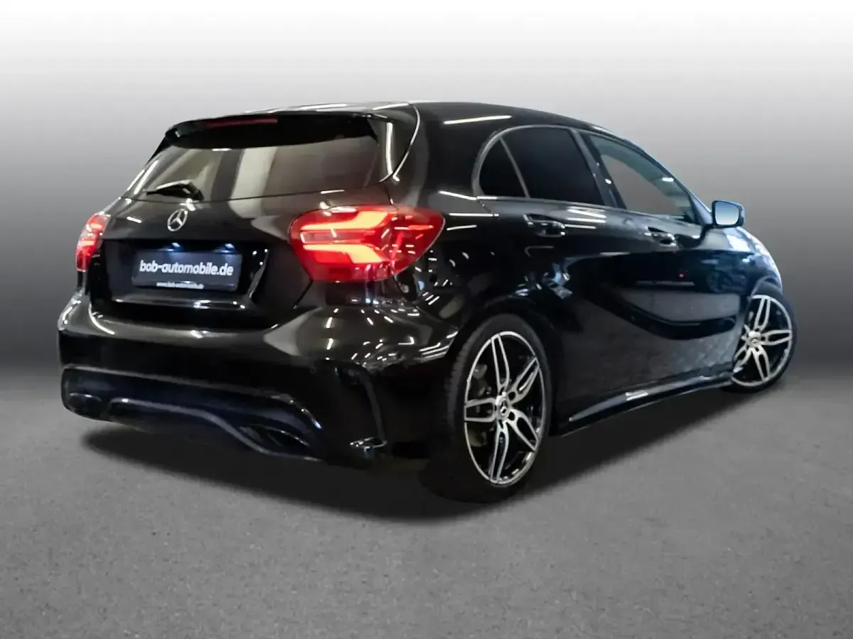 Gebraucht Mercedes A200 Sportline 156 PS (114 kW) 2018 Schwarz Limousine
