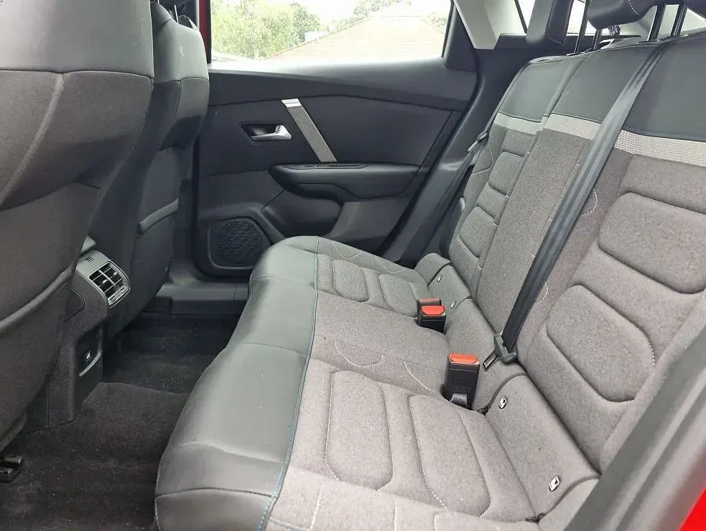 Gebraucht Citroën C4 PureTech 131 PS (96 kW) 2024 Rot metallic SUV