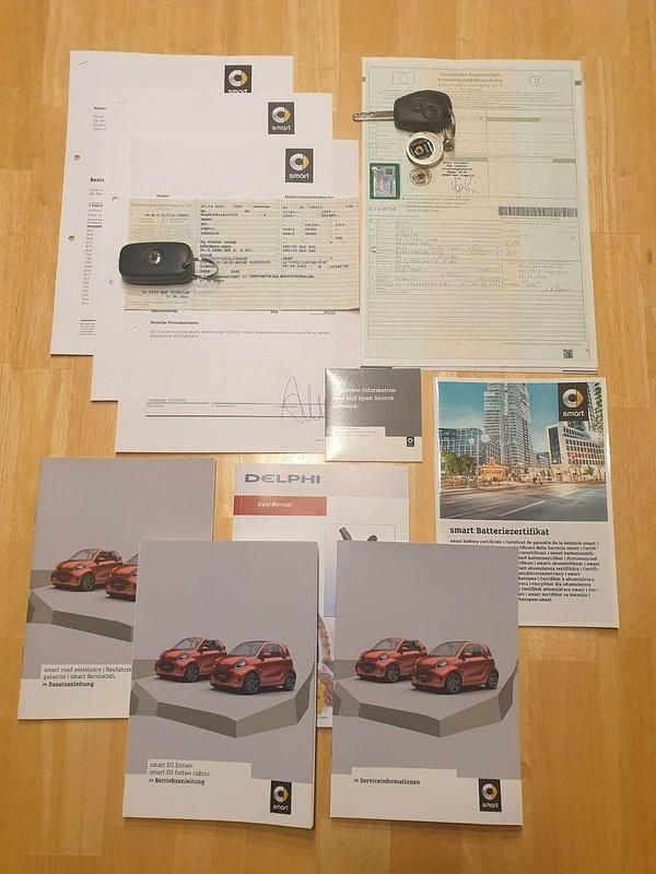 Gebraucht Smart ForTwo Coupé 60 kW (82 PS) 2022 Silber Kleinwagen