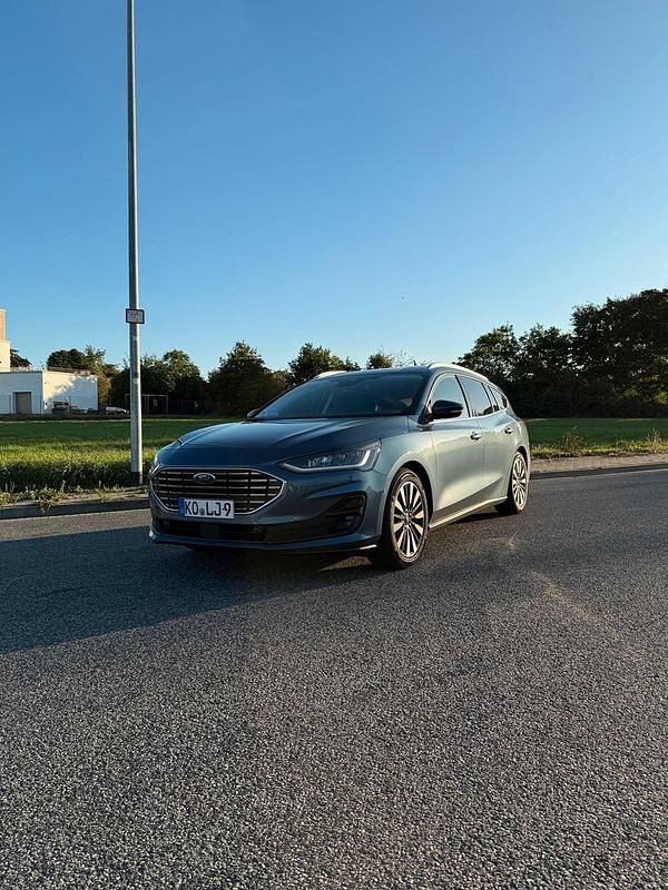 Blau Gebraucht 2023 Ford Focus Kombi | 19.000 € (Guter Preis) - Bild 1/4