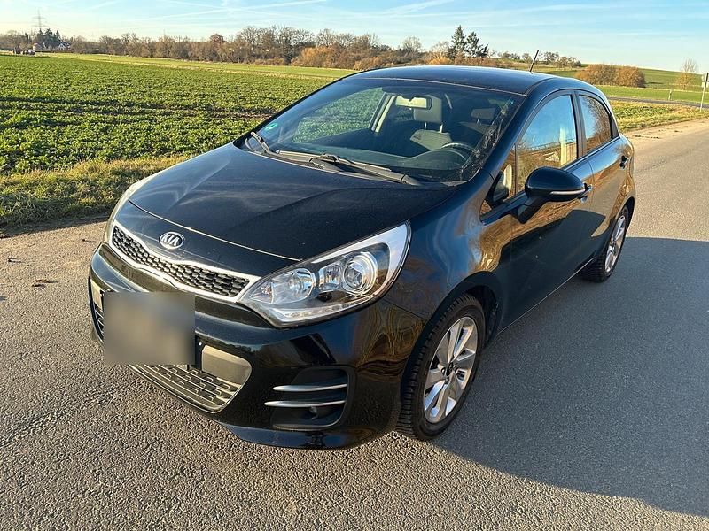 Schwarz Gebraucht 2015 Kia Rio DREAM-TEAM Edition Limousine | 7.200 € (Fairer Preis) - Bild 1/4