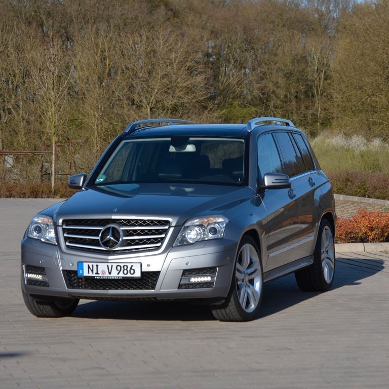 Grau Gebraucht 2011 Mercedes GLK350 Sport SUV | 14.900 € (Etwas zu teuer) - Bild 1/4
