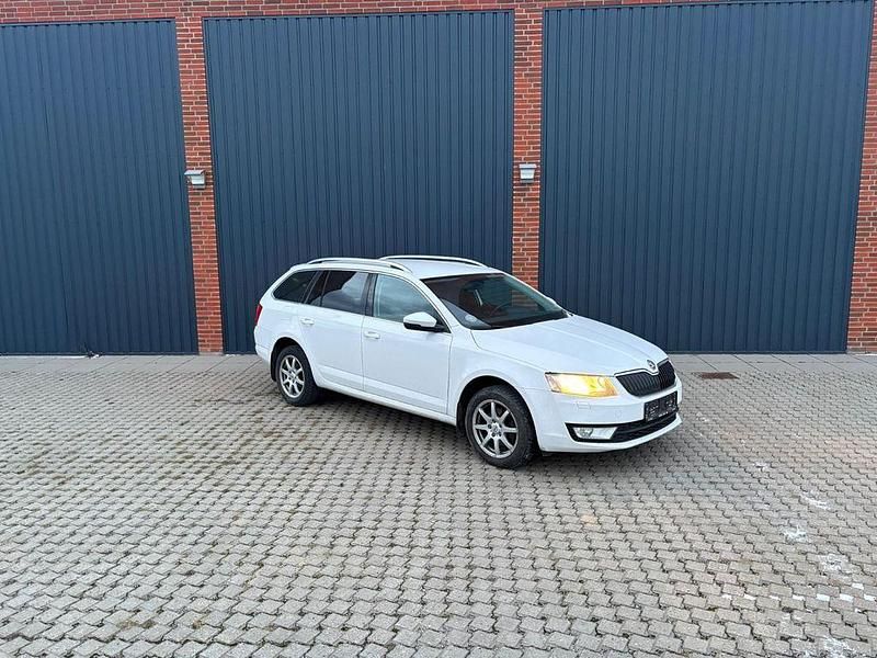 Gebraucht Skoda Octavia Elegance 150 PS (110 kW) 2014 Weiß Kleinwagen