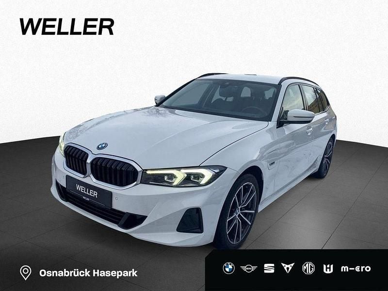 Alpinweiss iii (weiß) Gebraucht 2022 BMW 330 Shadowline Kombi | 29.890 € (Superpreis) - Bild 1/4