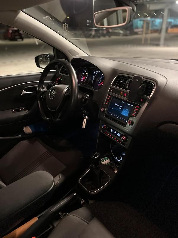 Gebraucht VW Polo Allstar 75 PS (55 kW) 2016 Grau Kleinwagen