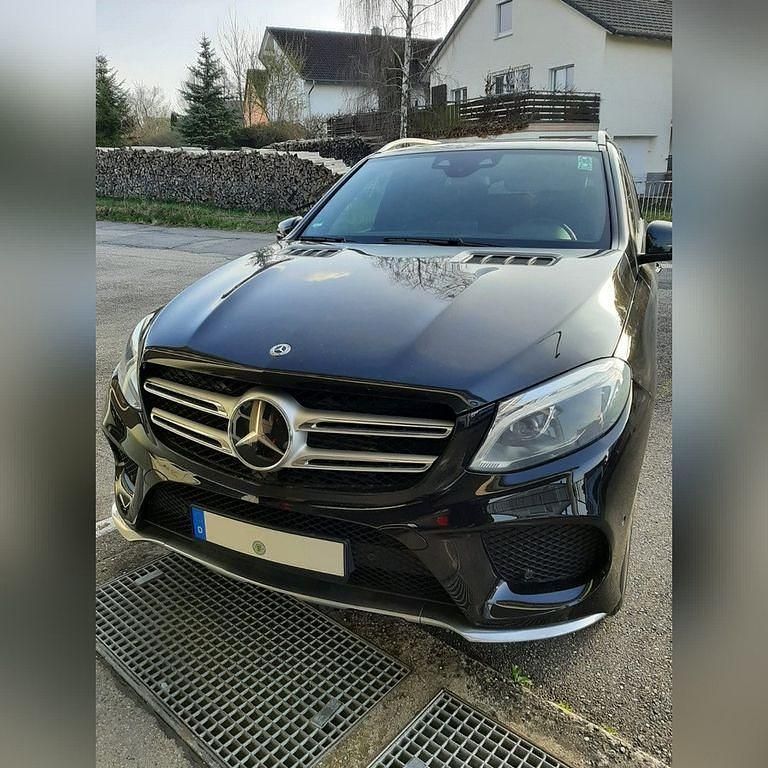 Schwarz Gebraucht 2018 Mercedes GLE250 SUV | 22.880 € - Bild 1/4