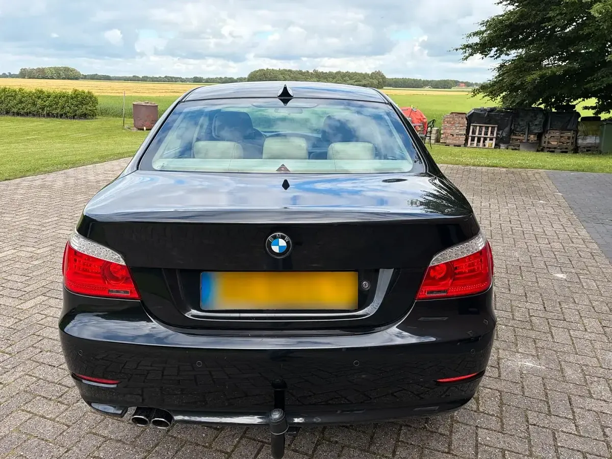 Gebraucht BMW 523 190 PS (139 kW) 2009 Schwarz Limousine