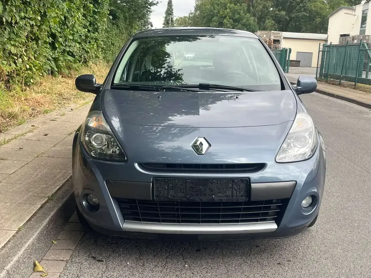 Gebraucht Renault Clio III 101 PS (74 kW) 2009 Blau Kleinwagen