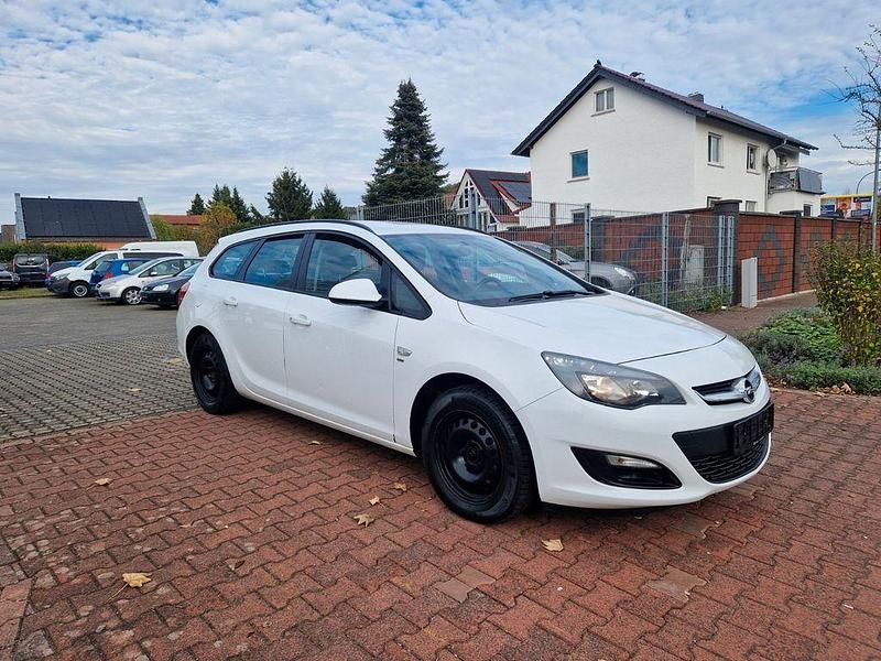 Weiß Gebraucht 2014 Opel Astra Energy Kombi | 4.999 € (Fairer Preis) - Bild 1/4