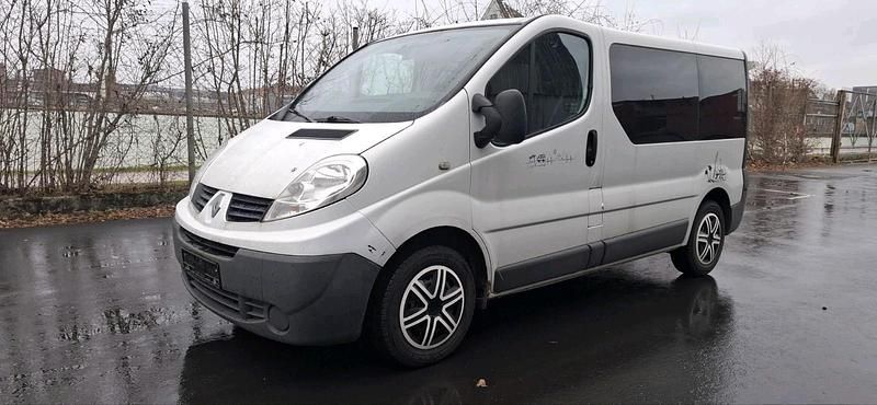 Weiß Gebraucht 2009 Renault Trafic Van / Kleinbus | 3.750 € (Superpreis) - Bild 1/4