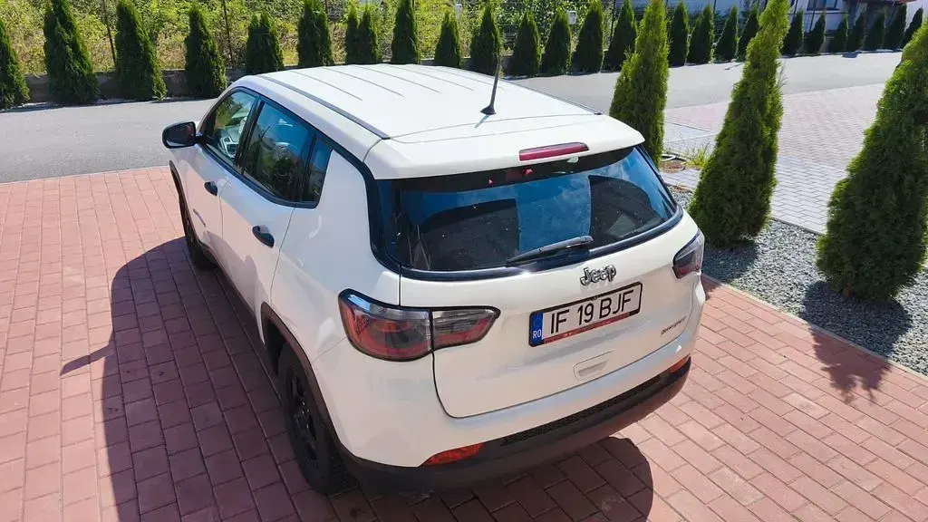 Gebraucht Jeep Compass Sport 140 PS (102 kW) 2019 Weiß SUV