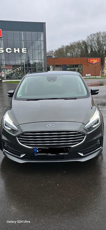 Grau Gebraucht 2020 Ford S-MAX S Van / Kleinbus | 24.500 € - Bild 1/4