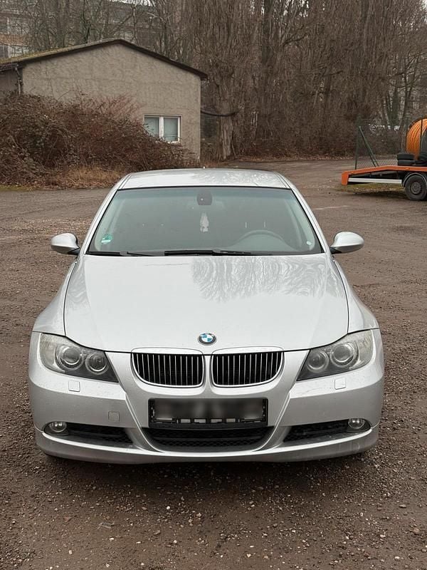 Gebraucht BMW 320 170 PS (125 kW) 2007 Silber Limousine