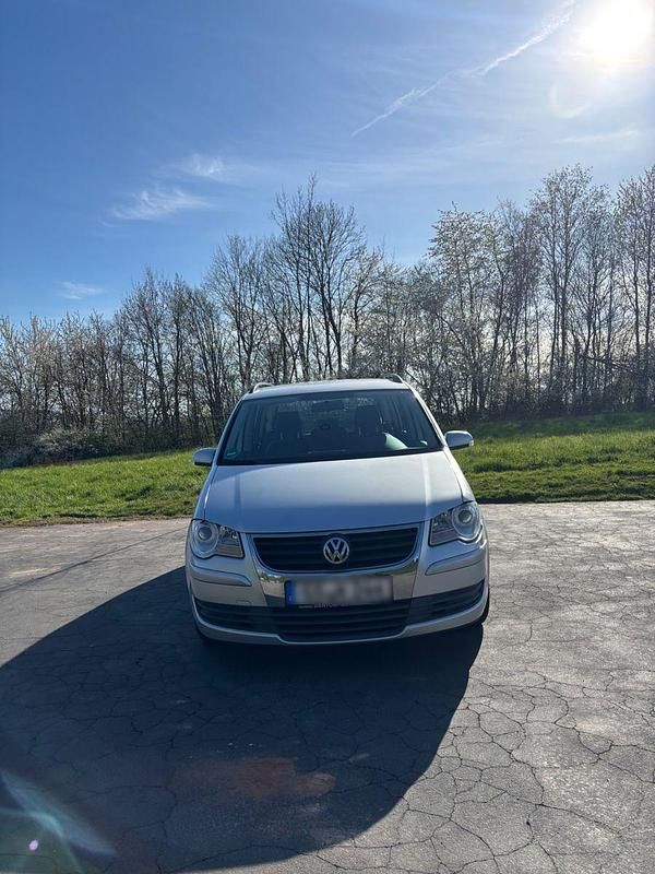 Gebraucht VW Touran 102 PS (75 kW) 2009 Silber Van / Kleinbus