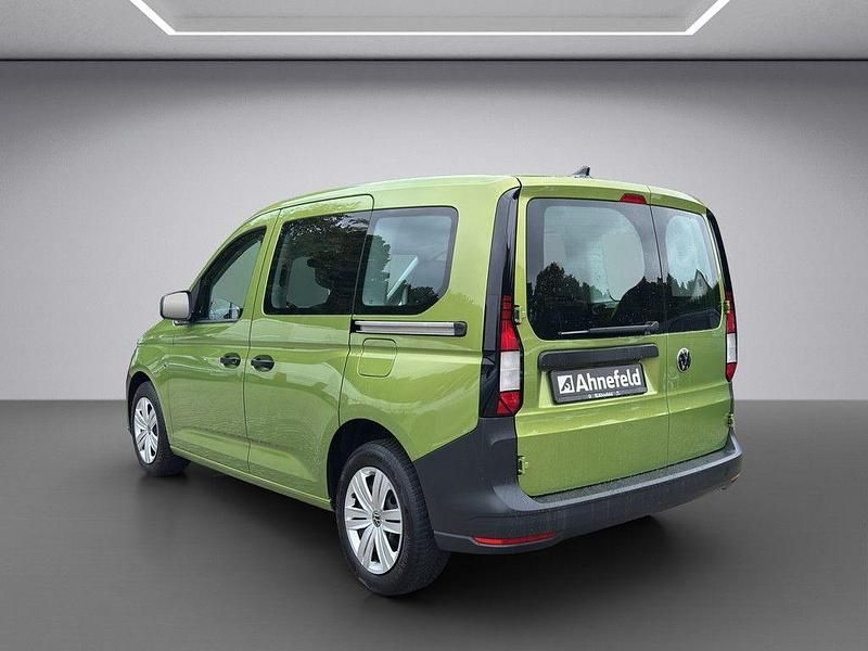 Gebraucht VW Caddy Basis 102 PS (75 kW) 2021 Golden green Van / Kleinbus