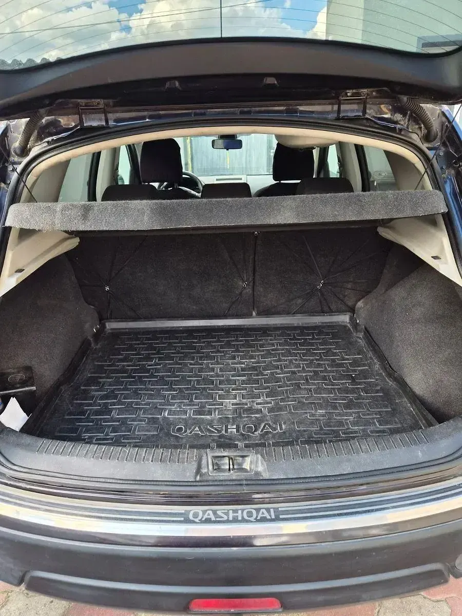 Gebraucht Nissan Qashqai I-Way 150 PS (110 kW) 2011 Violett SUV