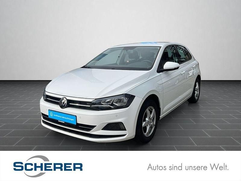 Weiß Gebraucht 2021 VW Polo Comfortline Limousine | 14.980 € (Fairer Preis) - Bild 1/4