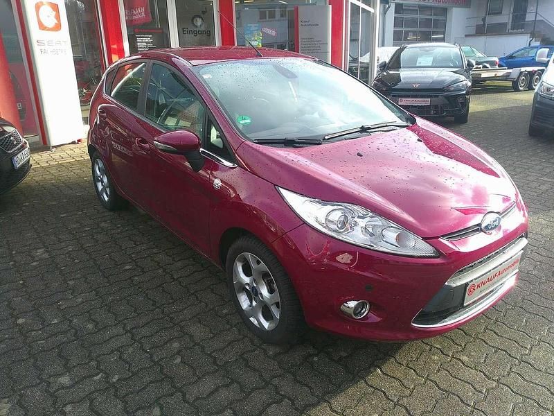 Gebraucht Ford Fiesta Titanium 82 PS (60 kW) 2009 Violett Kleinwagen