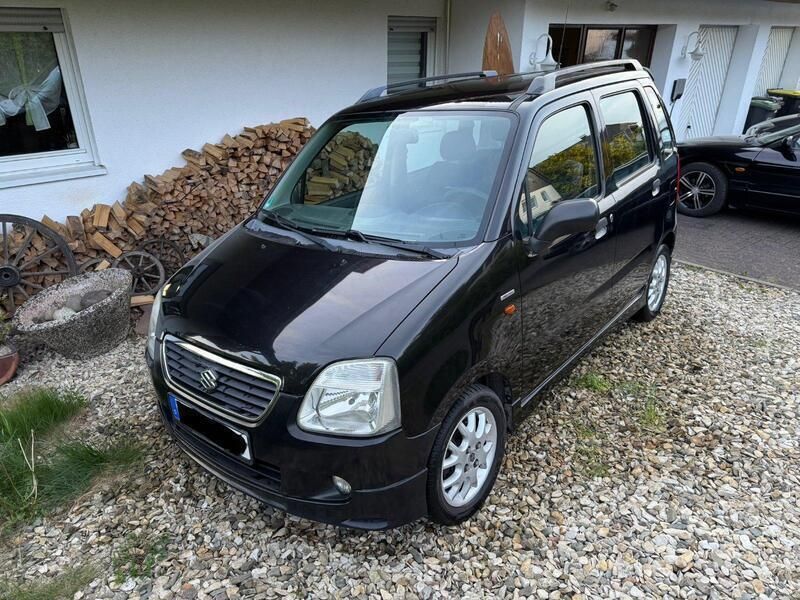 Schwarz Gebraucht 2003 Suzuki Wagon R+ Sport Kombi | 980 € - Bild 1/4