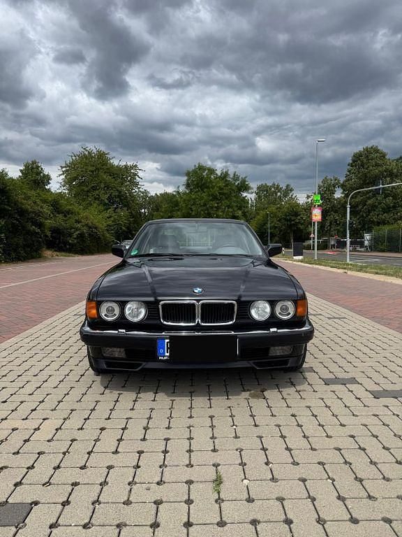 Gebraucht BMW 750 299 PS (219 kW) 1990 Schwarz Limousine
