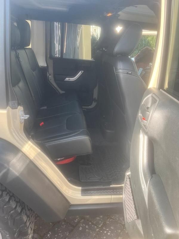 Gebraucht Jeep Wrangler Rubicon 200 PS (147 kW) 2018 Beige SUV