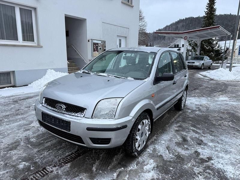 Silber Gebraucht 2004 Ford Fusion Ambiente Kleinwagen | 650 € (Superpreis) - Bild 1/4