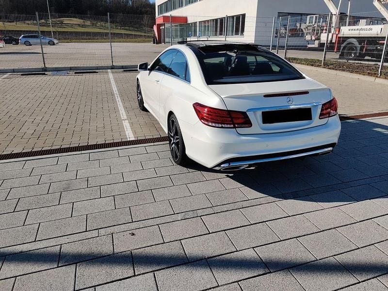 Gebraucht Mercedes E250 AMG 211 PS (155 kW) 2013 Weiß Coupé