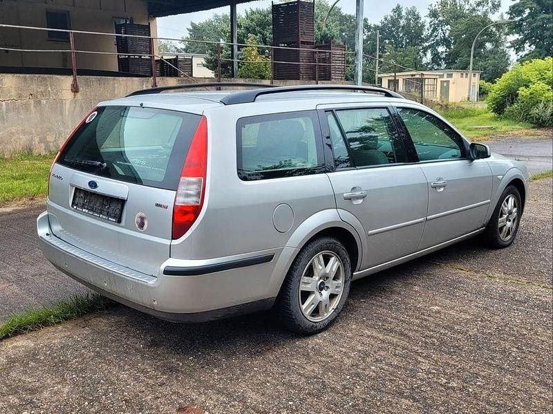 Używany Ford Mondeo Ghia 116 KM (85 kW) 2003 Srebrny Sedan/Limuzyna