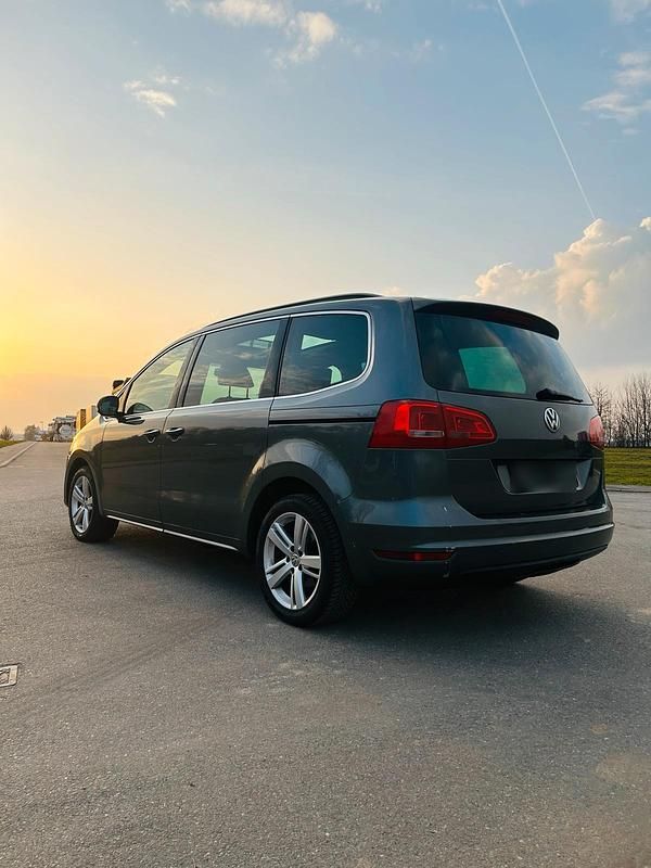 Gebraucht VW Sharan 140 PS (102 kW) 2012 Grau Van / Kleinbus