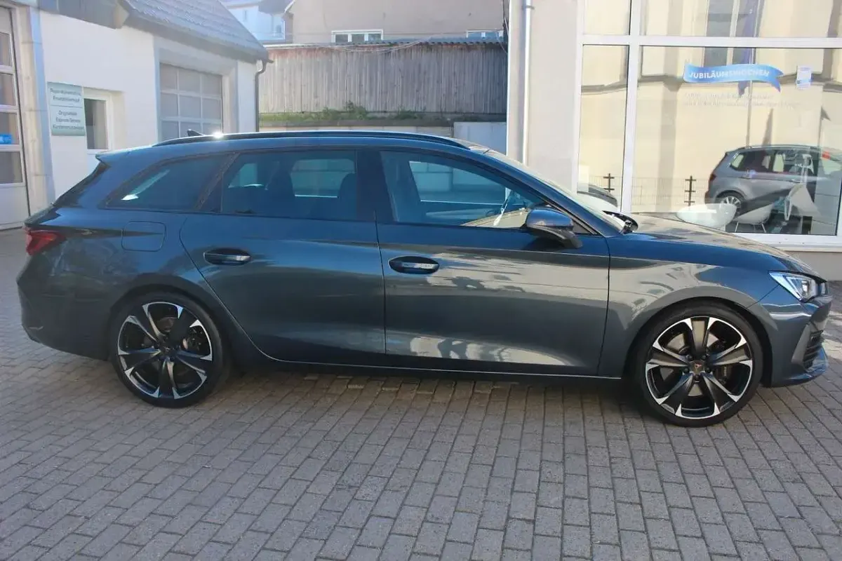 Gebraucht Cupra Leon VZ 245 PS (180 kW) 2024 Magnetic tech grey Kombi
