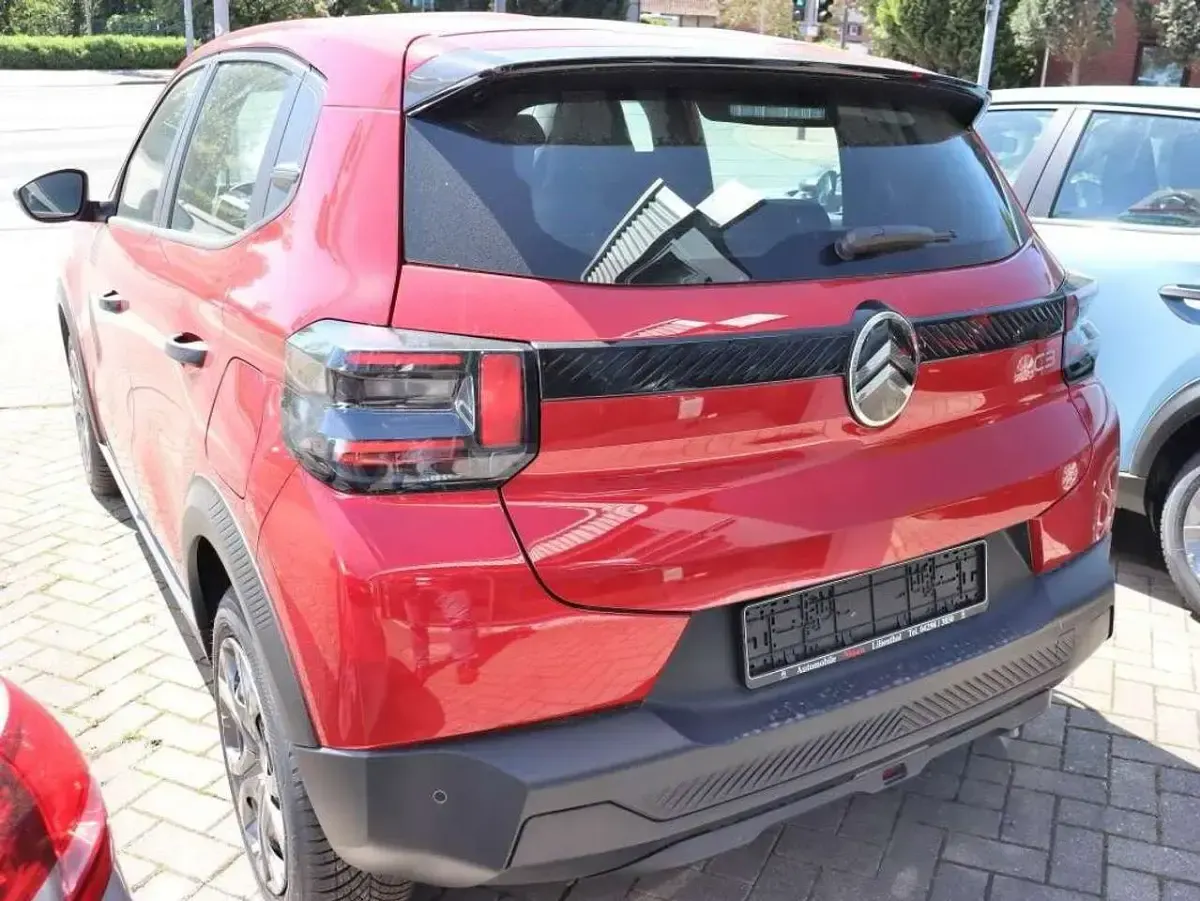 Nowe Citroën C3 101 KM (74 kW) 2026 Czerwony SUV