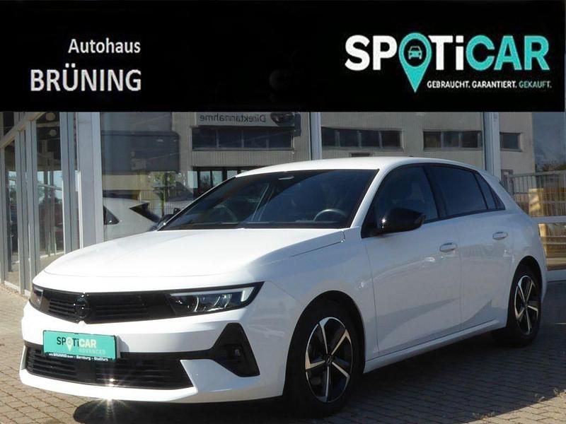 Weiß Gebraucht 2024 Opel Astra Limousine | 22.280 € (Guter Preis) - Bild 1/4