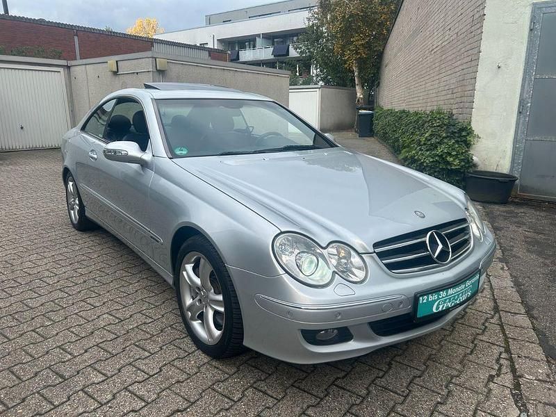Iridiumsilber Gebraucht 2006 Mercedes CLK320 Coupé | 7.950 € (Fairer Preis) - Bild 1/4