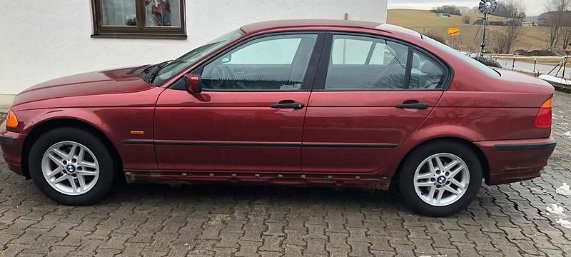 Gebraucht BMW 316 105 PS (77 kW) 1999 Rot Limousine