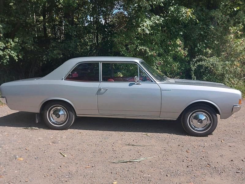 Gebraucht Opel Rekord 68 PS (50 kW) 1970 Silber Limousine